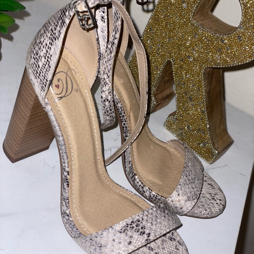 Snake print heels size 6